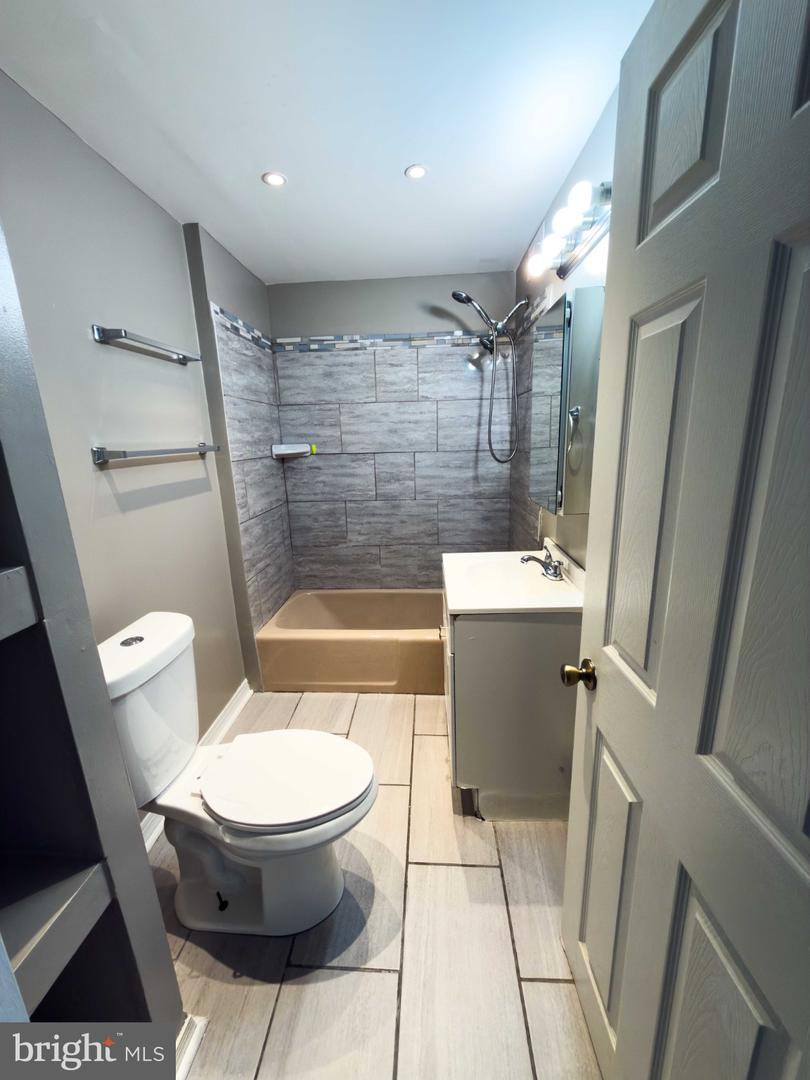 6137 Argyle St Property Photo 21
