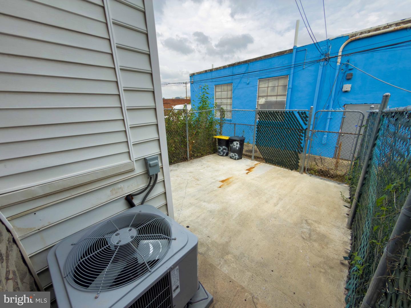 6137 Argyle St Property Photo 27