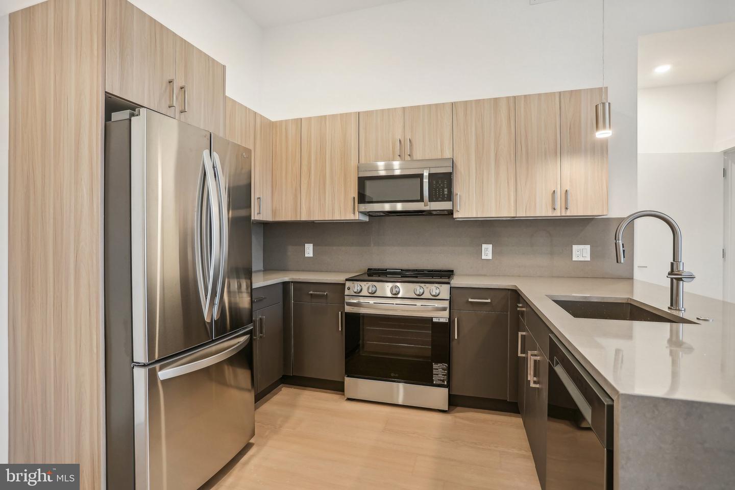 1731 Tilghman St #406 Property Photo 5