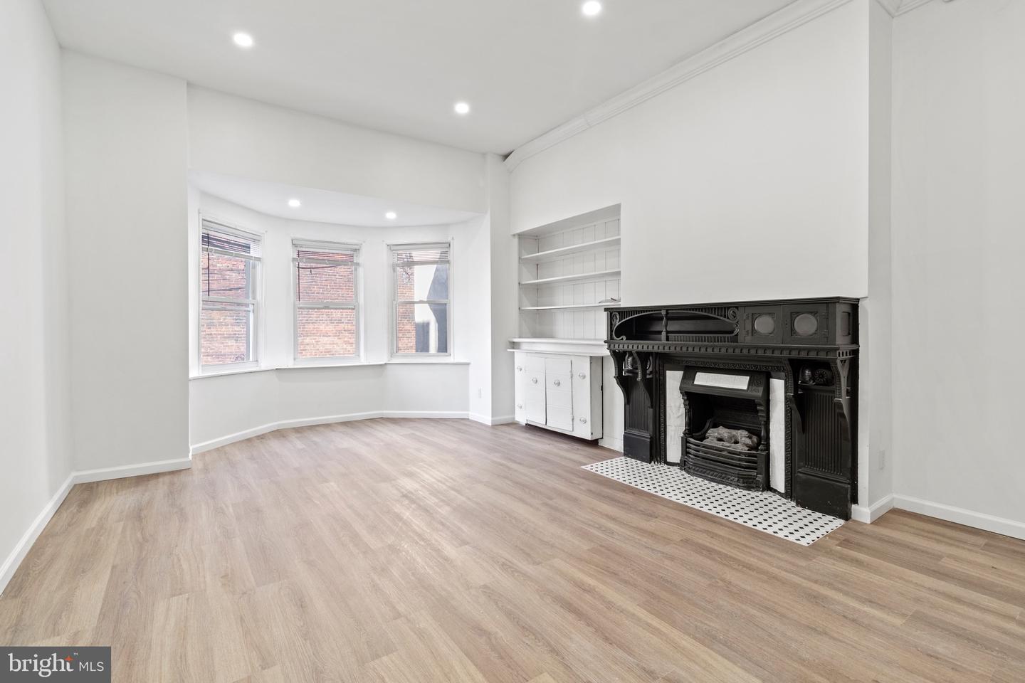 1602-00 S BROAD ST #2 Property Photo 1