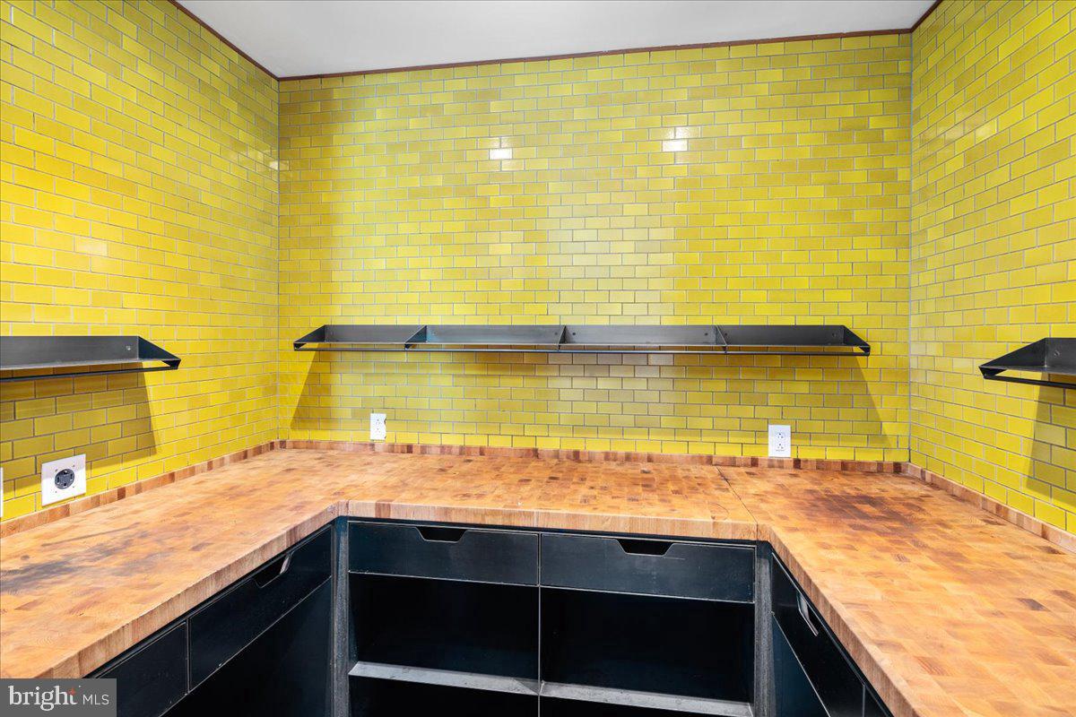 2108-10 Walnut St #ph Property Photo 8