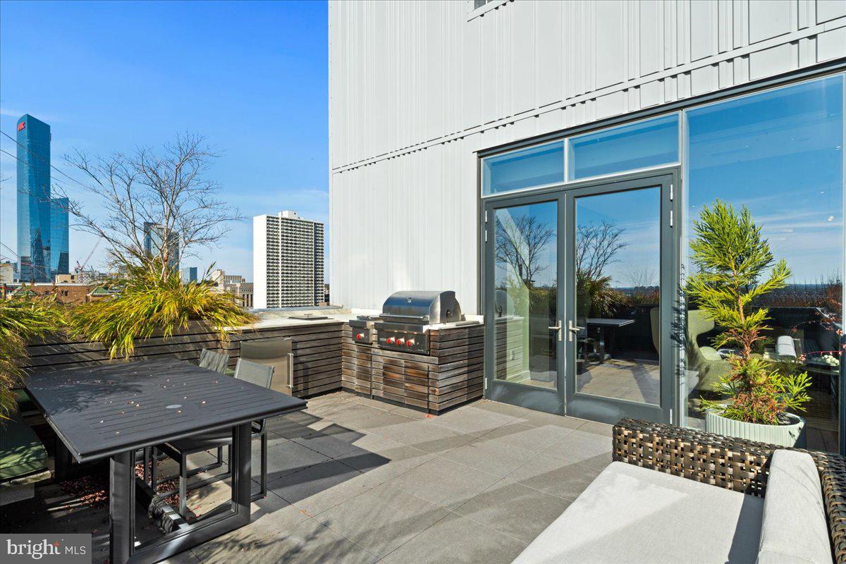 2108-10 Walnut St #ph Property Photo 28
