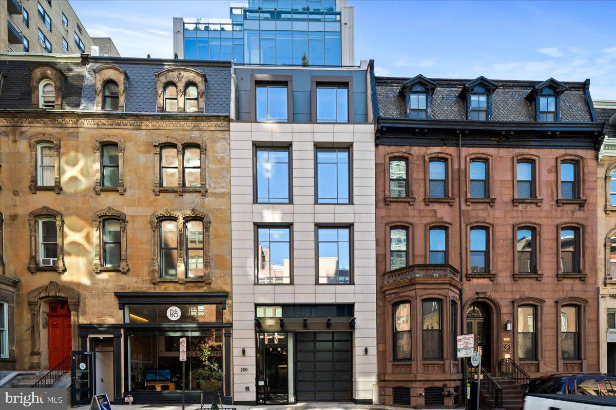 2108-10 Walnut St #ph Property Photo 2