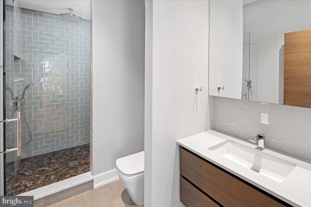 2108-10 Walnut St #ph Property Photo 22