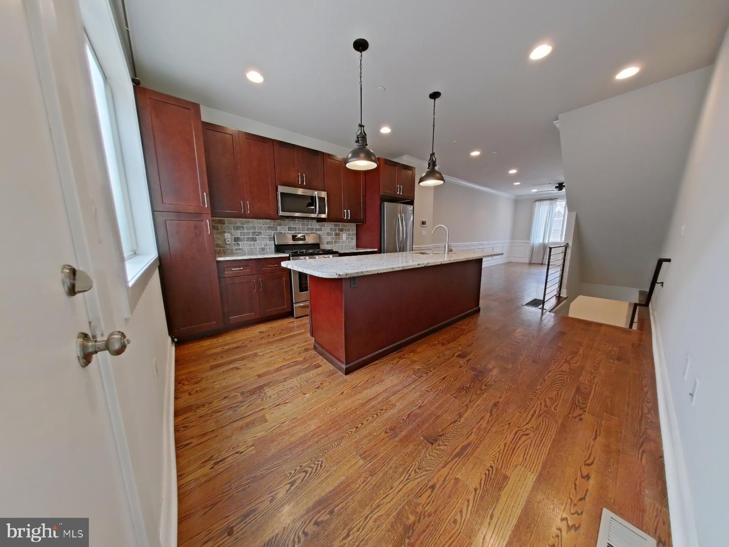 2017 Oakford St Property Photo 12