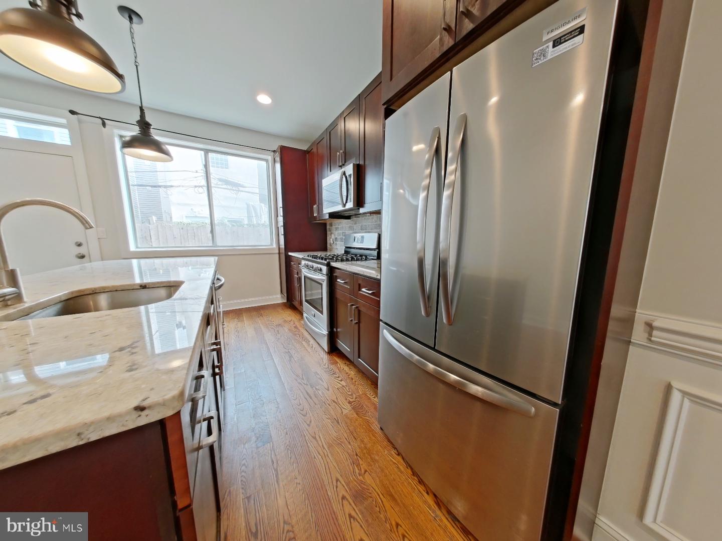 2017 Oakford St Property Photo 13