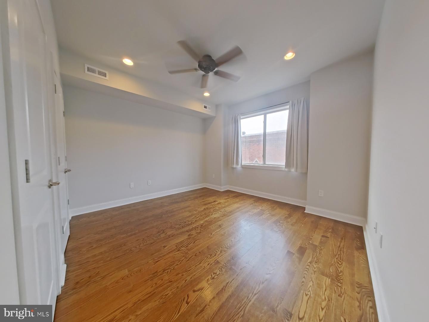 2017 Oakford St Property Photo 24