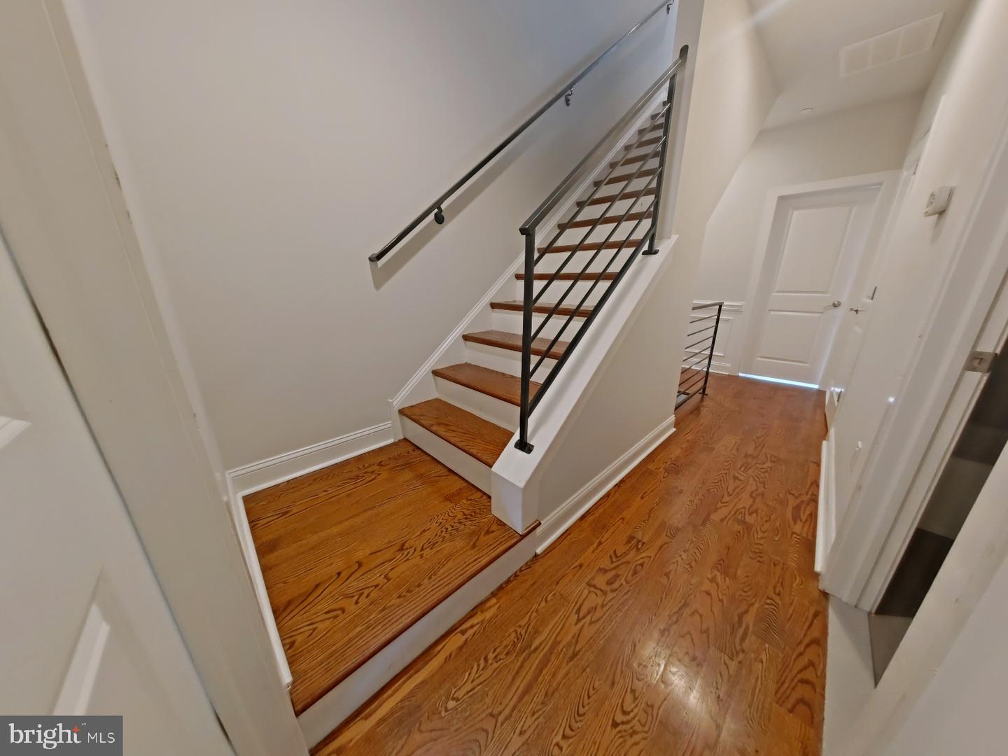 2017 Oakford St Property Photo 28