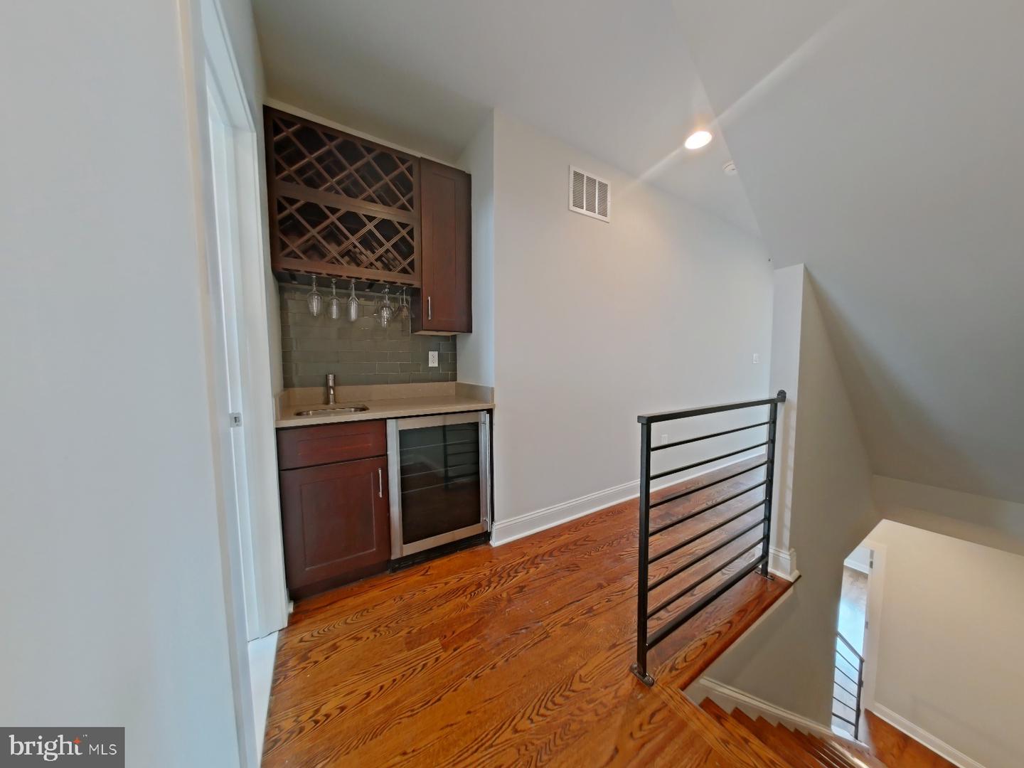 2017 Oakford St Property Photo 29