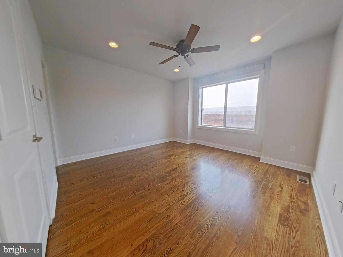 2017 Oakford St Property Photo 31