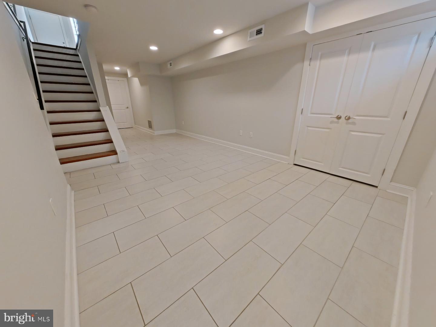 2017 Oakford St Property Photo 38