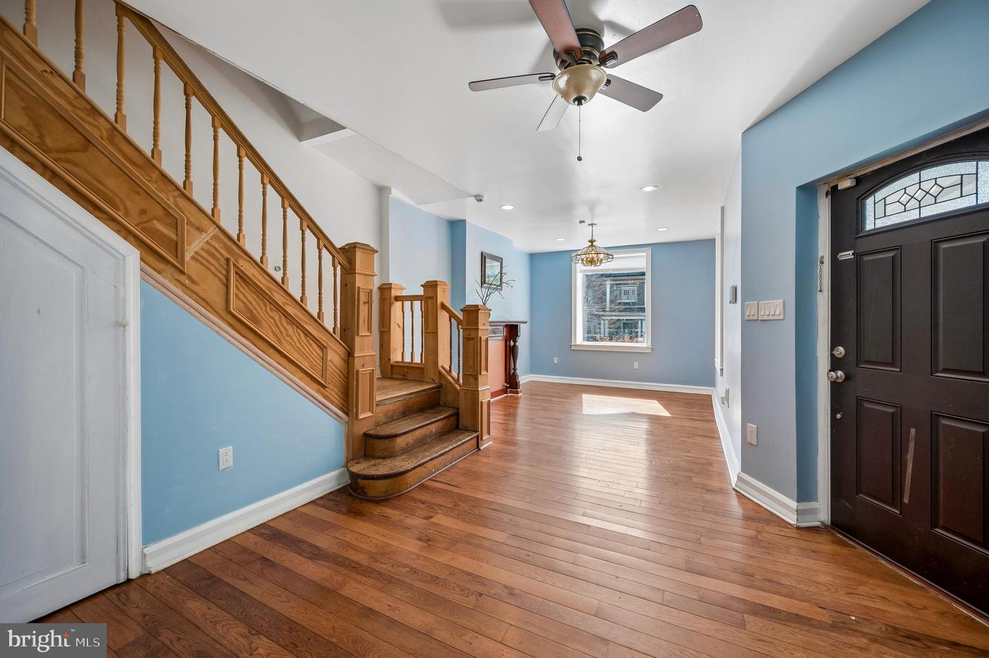 229 W Hansberry St Property Photo 3