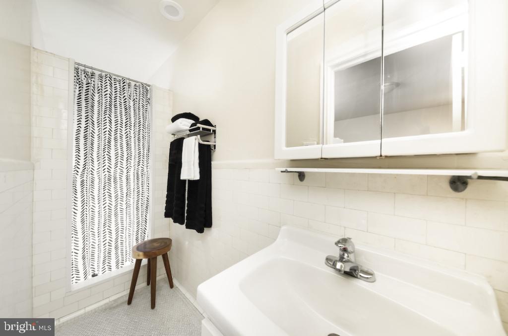 1229 Chestnut St #br-04 Property Photo 5
