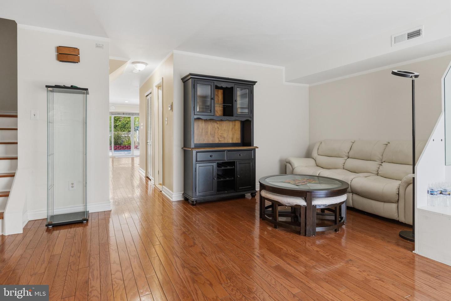 1204 Friel Pl Property Photo 3