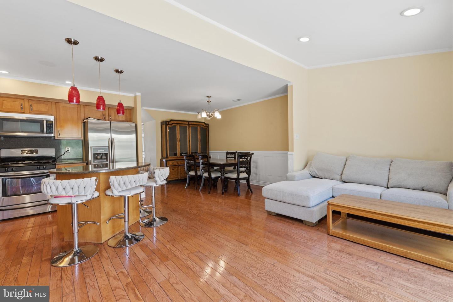 1204 Friel Pl Property Photo 9