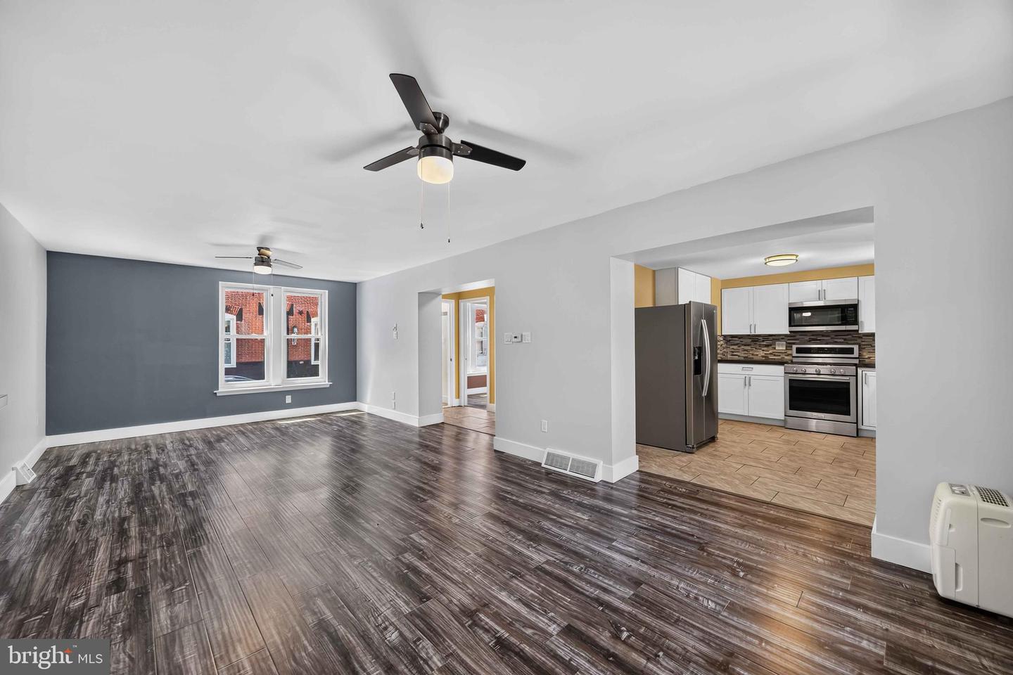 2715 Sears St Property Photo 2