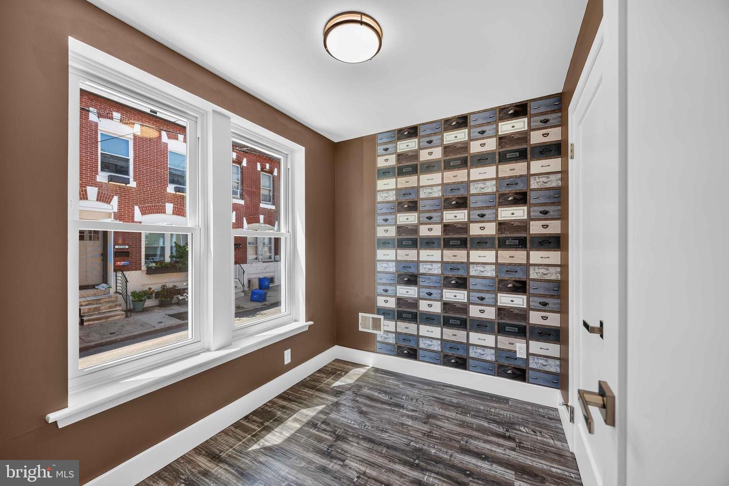 2715 Sears St Property Photo 18