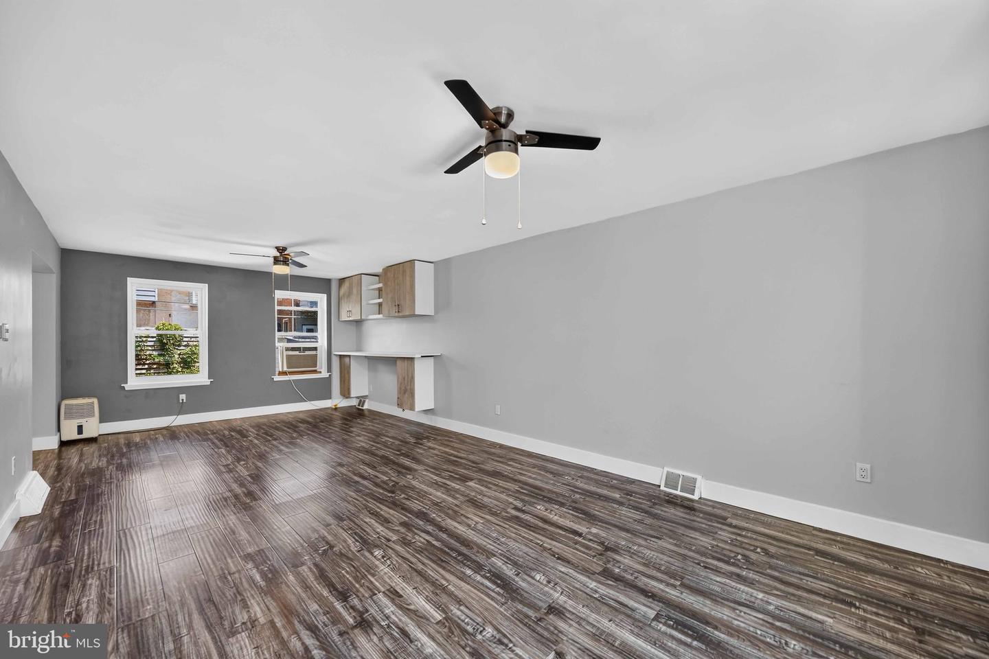 2715 Sears St Property Photo 19