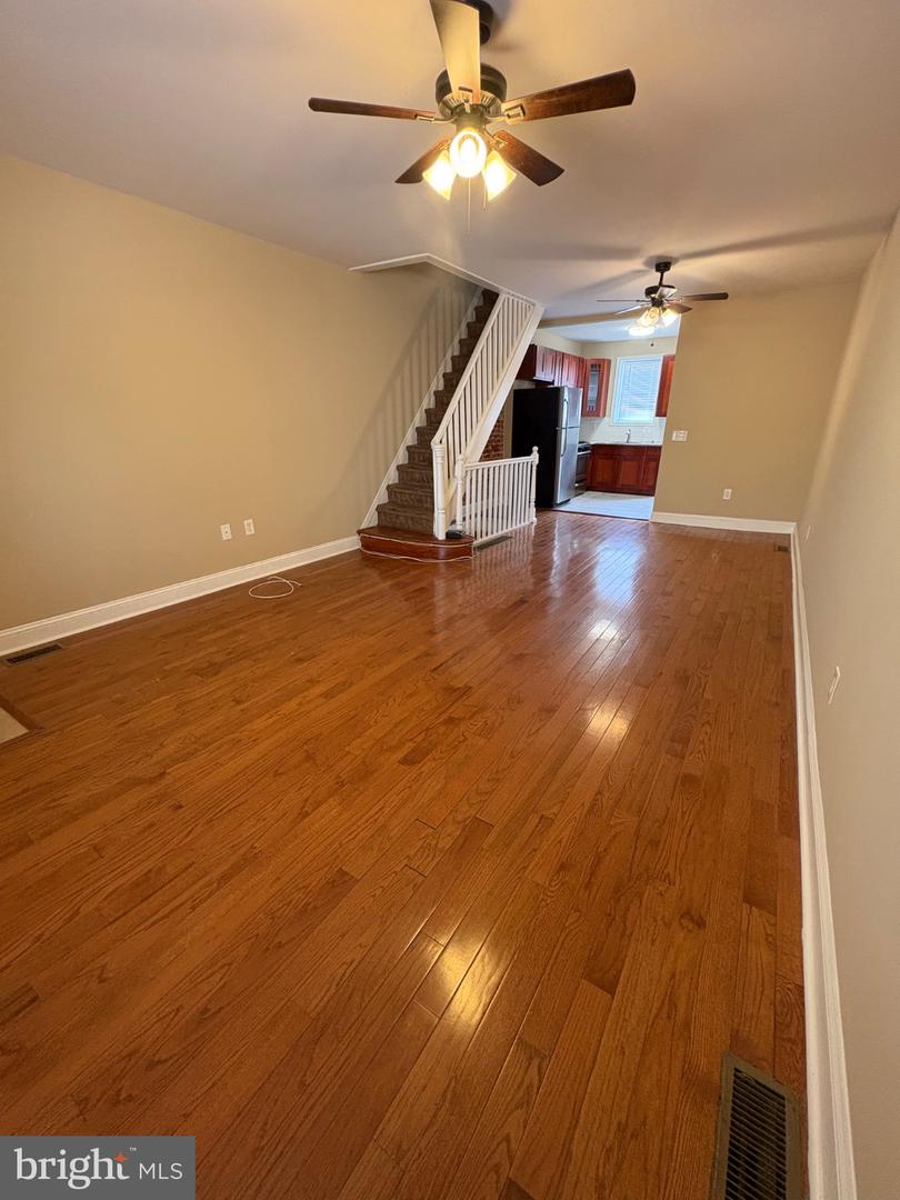 2524 S Darien St Property Photo 6