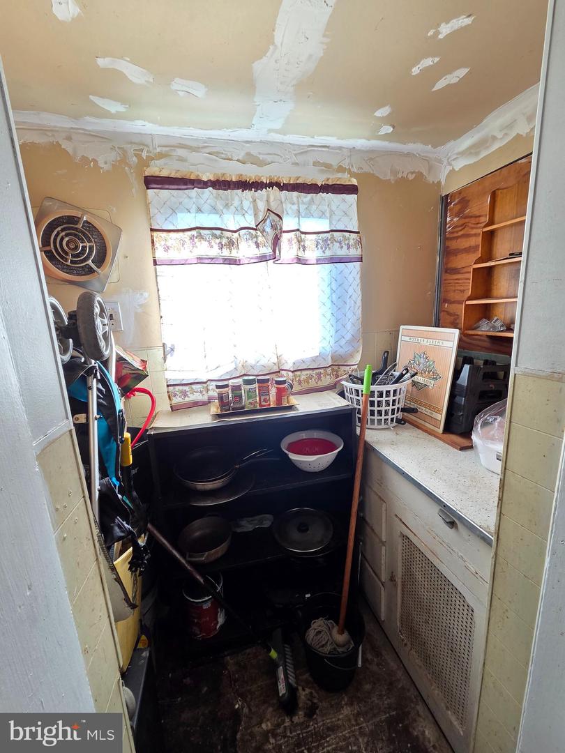 6033 N American St Property Photo 27