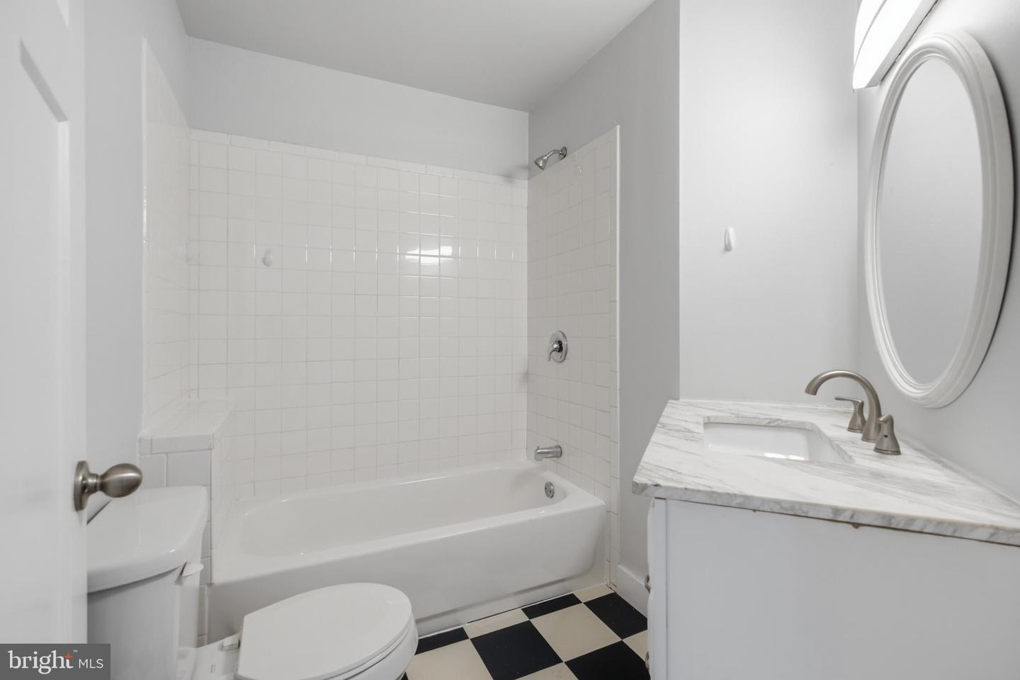 651 N 33rd St #3 Property Photo 28