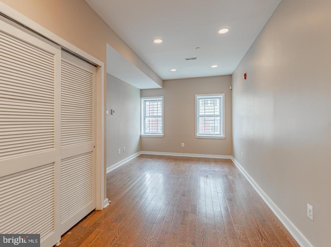 1806 W Berks St Property Photo 4