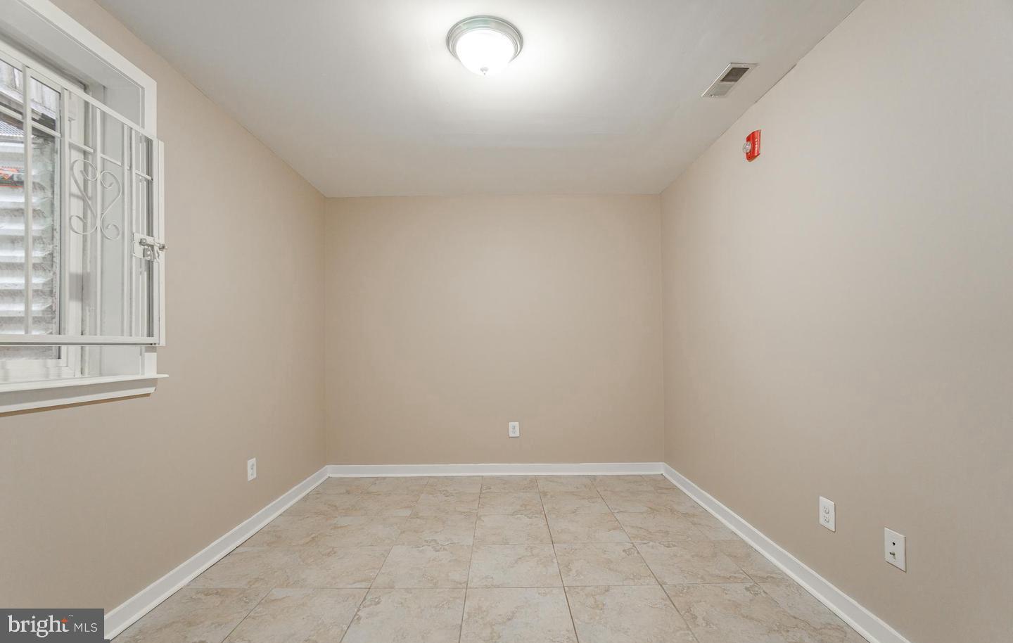 1806 W Berks St Property Photo 18