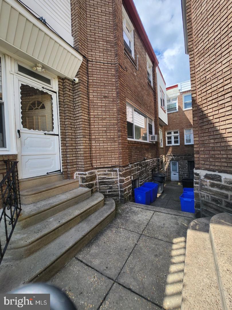 1721 68th Ave Property Photo 5