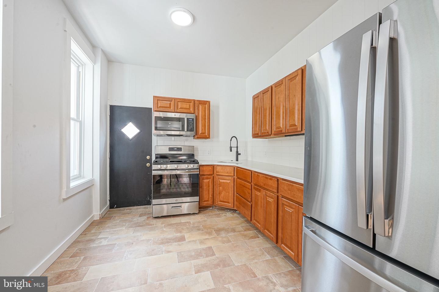 3227 Salmon St Property Photo 10
