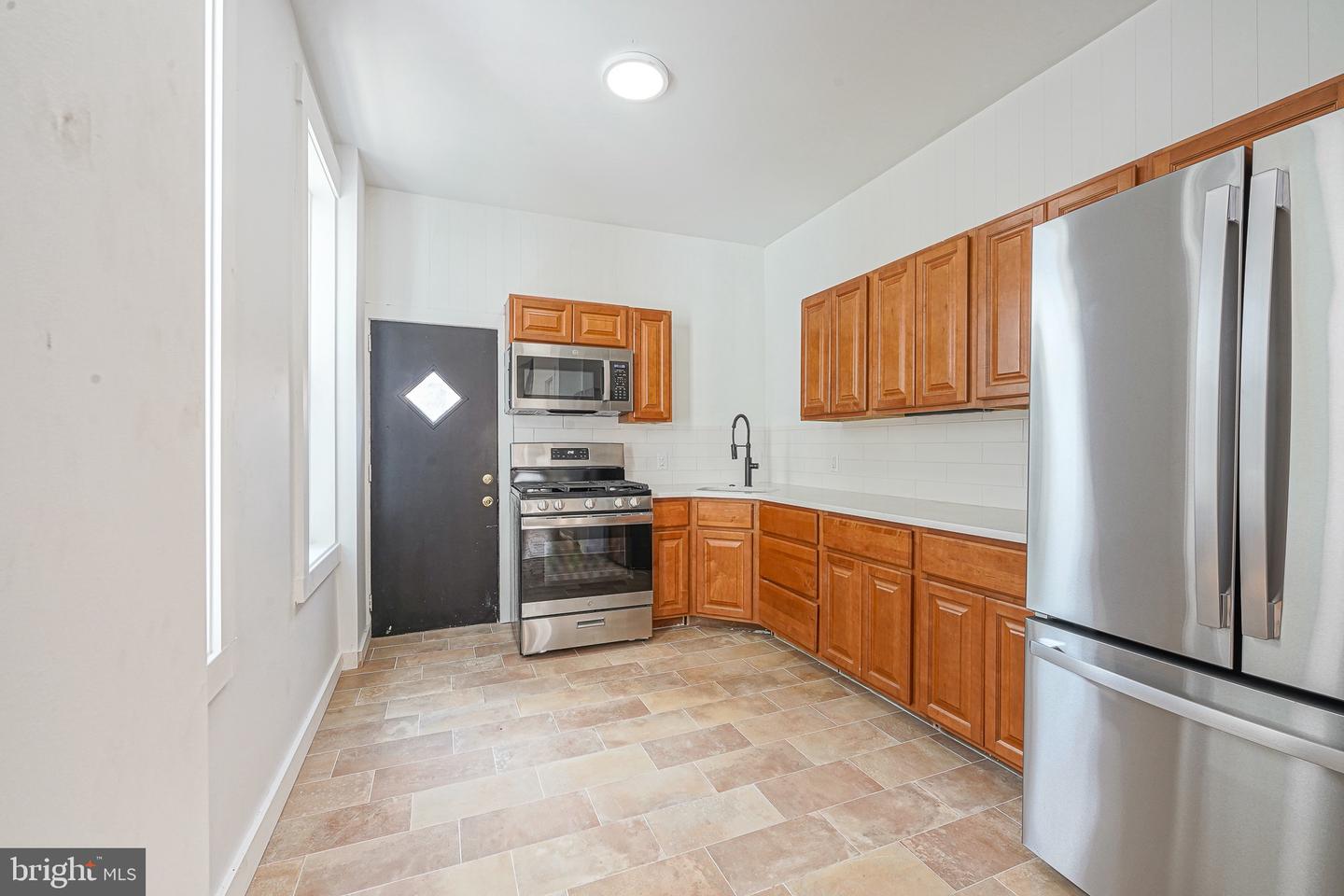 3227 Salmon St Property Photo 11