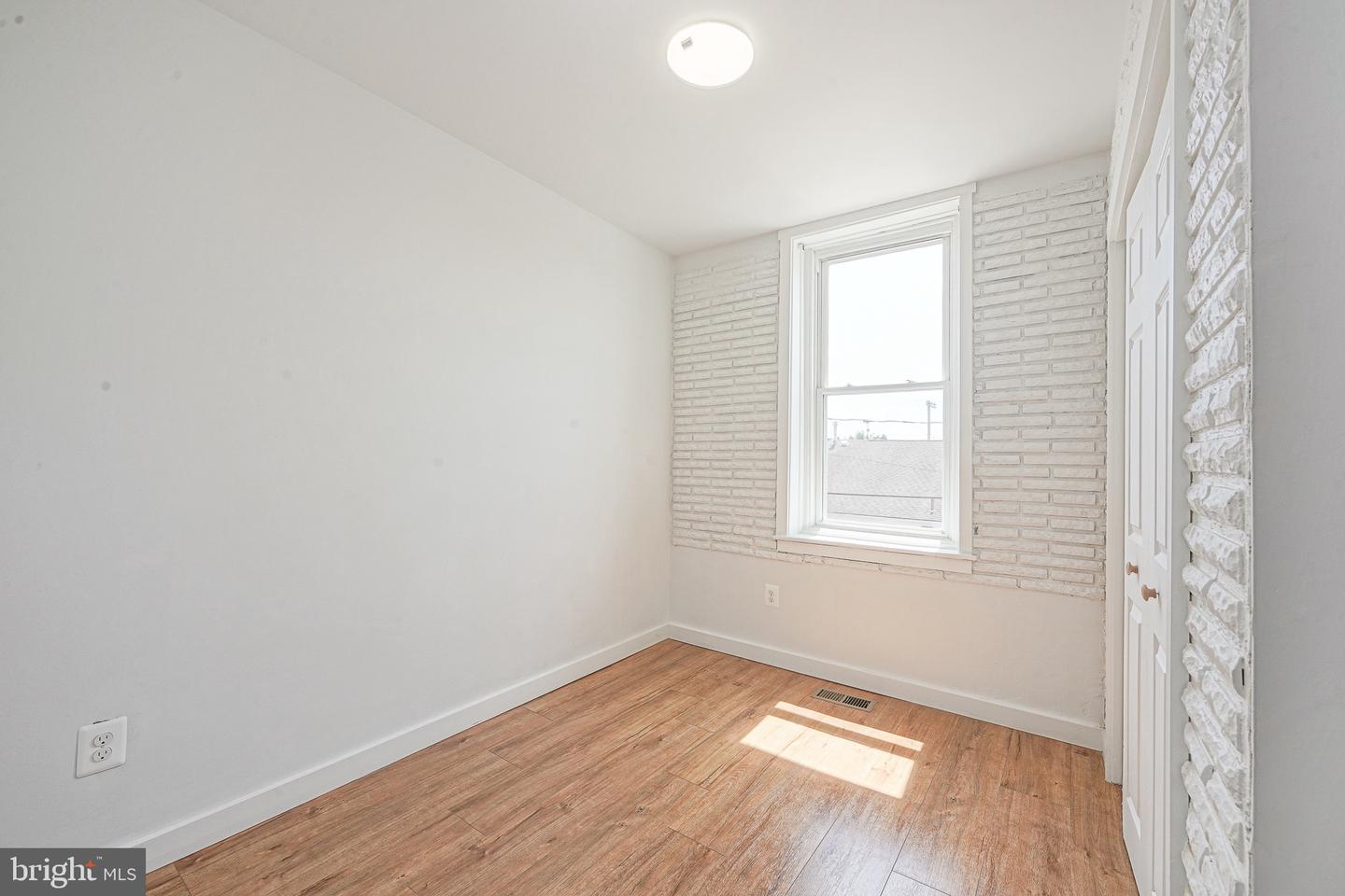 3227 Salmon St Property Photo 26