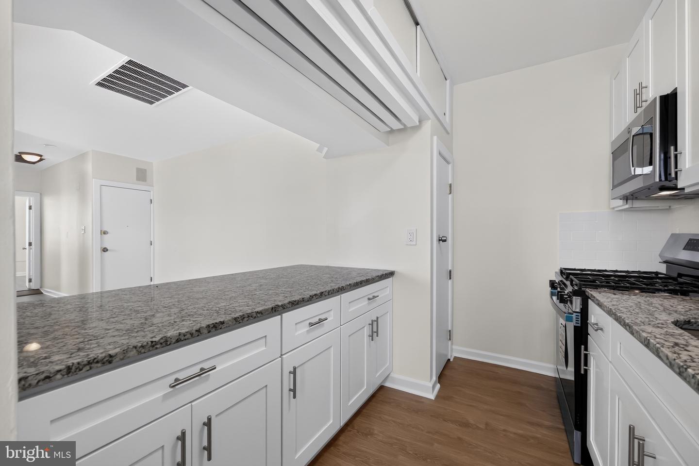 3301 W Allegheny Ave Property Photo 4