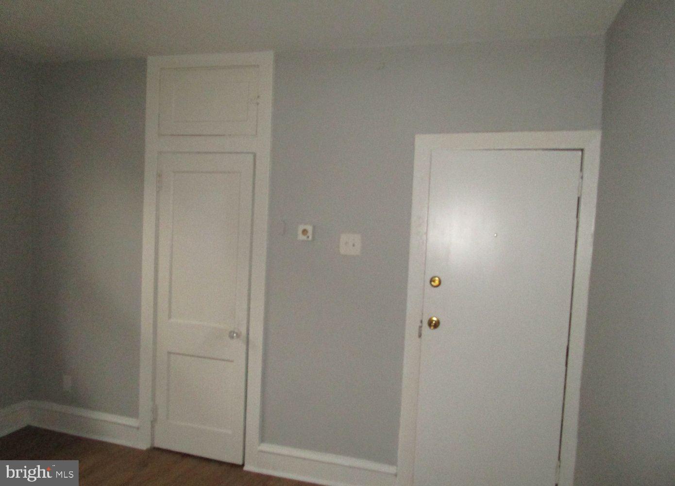 5241 Oxford Ave #1r Property Photo 3