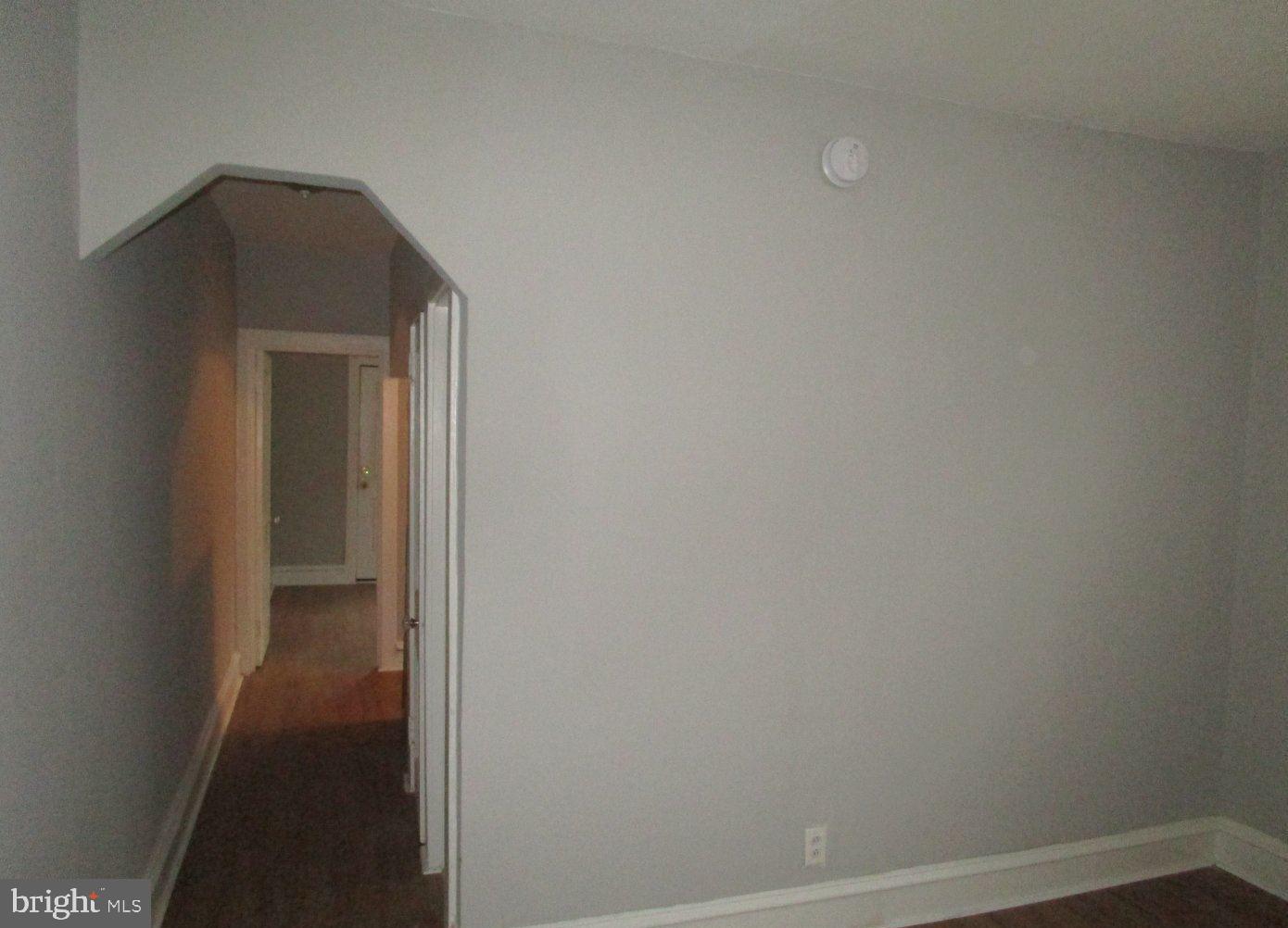 5241 Oxford Ave #1r Property Photo 4