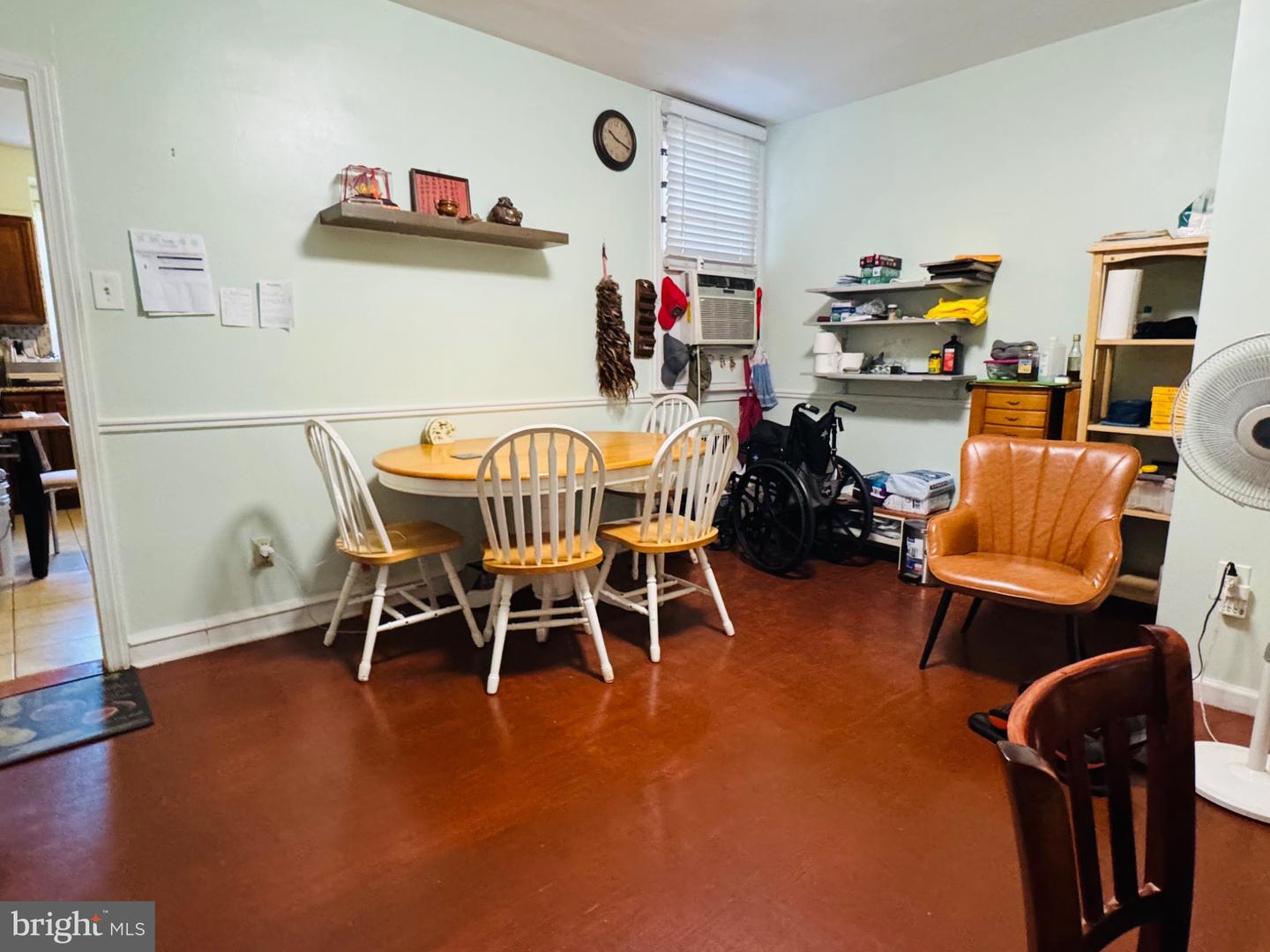 3352 Longshore Ave Property Photo 3