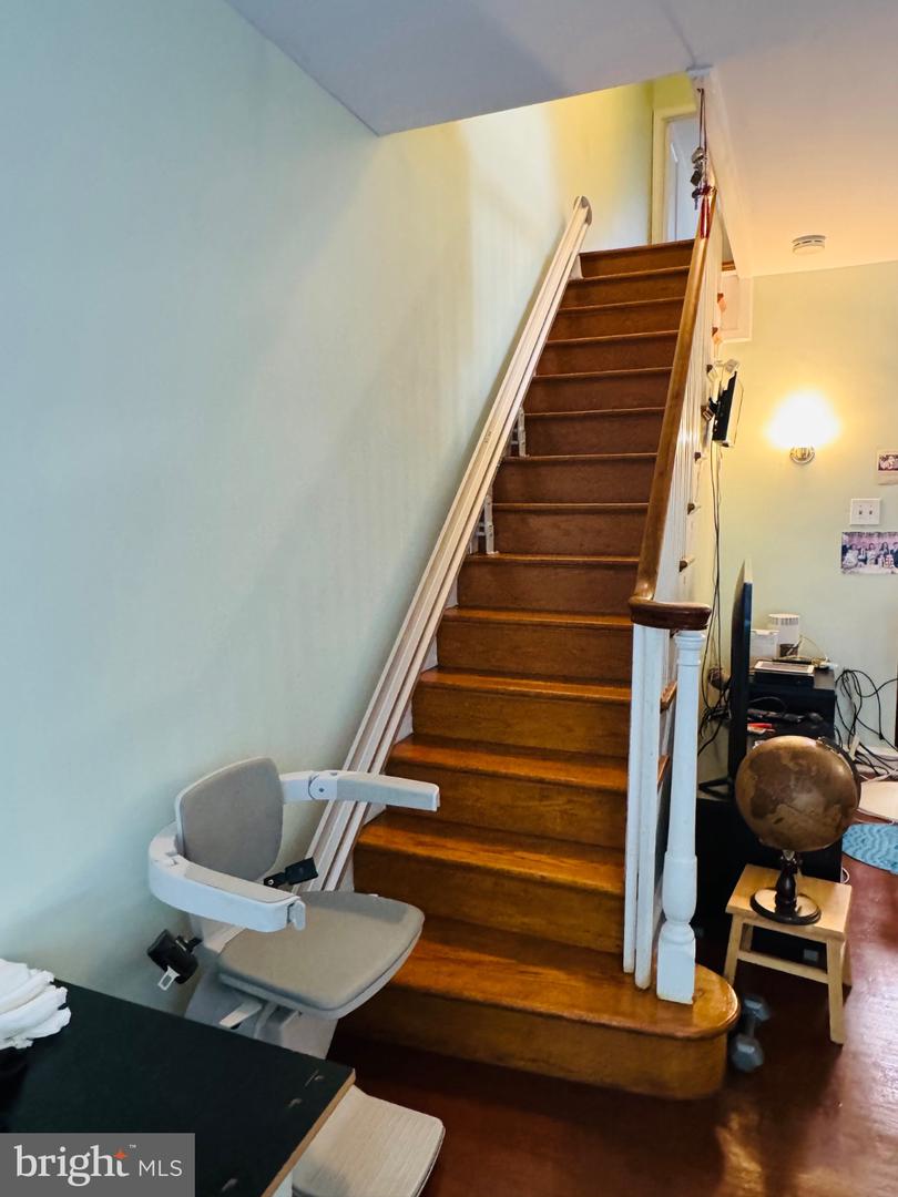 3352 Longshore Ave Property Photo 4