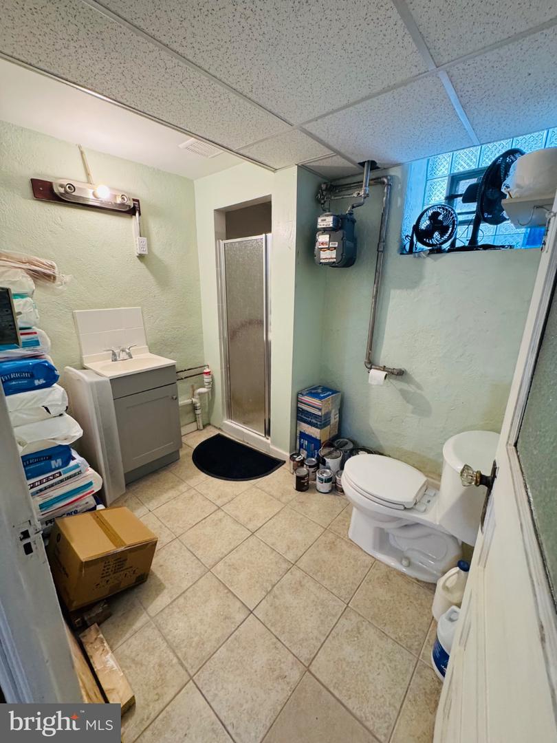 3352 Longshore Ave Property Photo 11