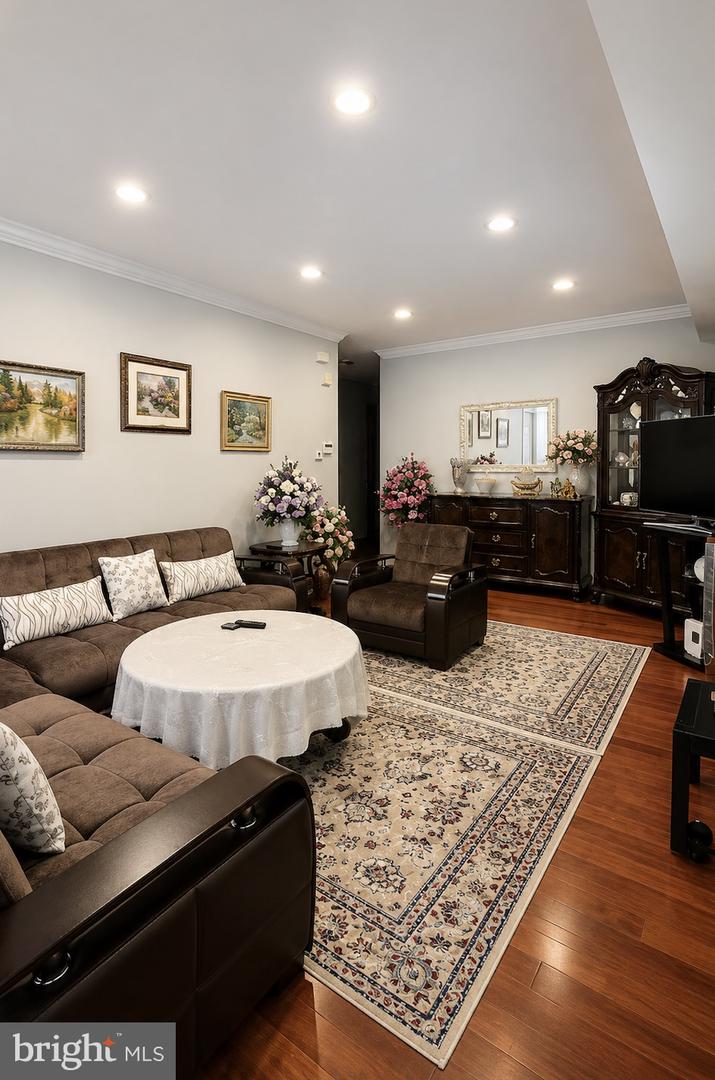 13675-00 Philmont Ave #15 Property Photo 6
