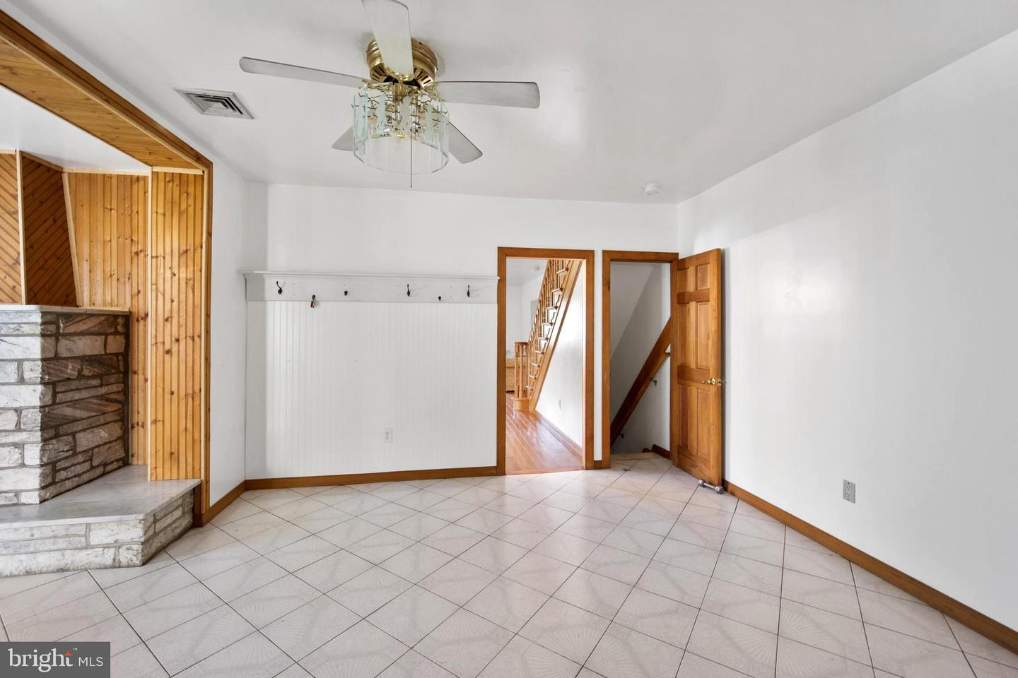 8303 Algon Ave Property Photo 8