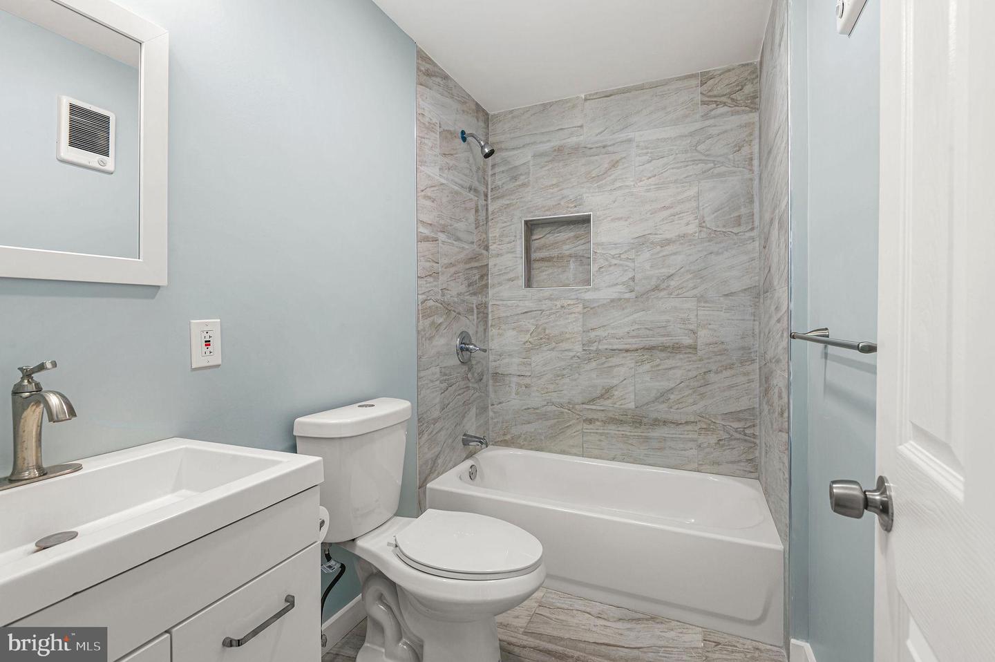 3920 N Franklin St Property Photo 21