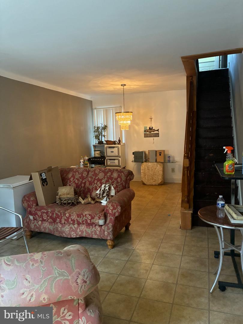 3428 Hope St Property Photo 4