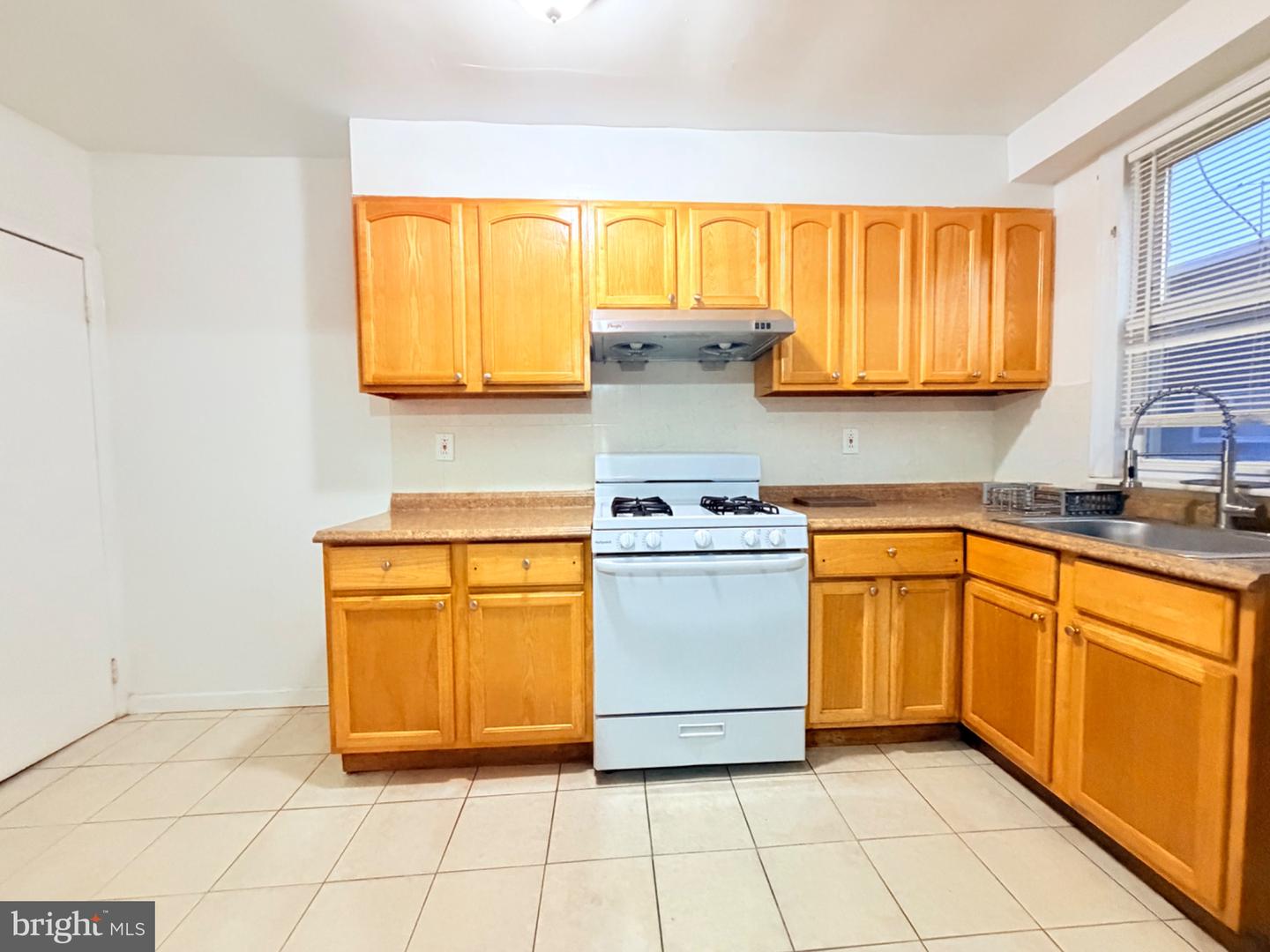4614 Lansing St Property Photo 3