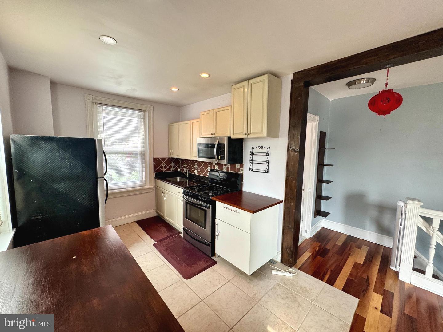 1131 Cottman Ave Property Photo 3