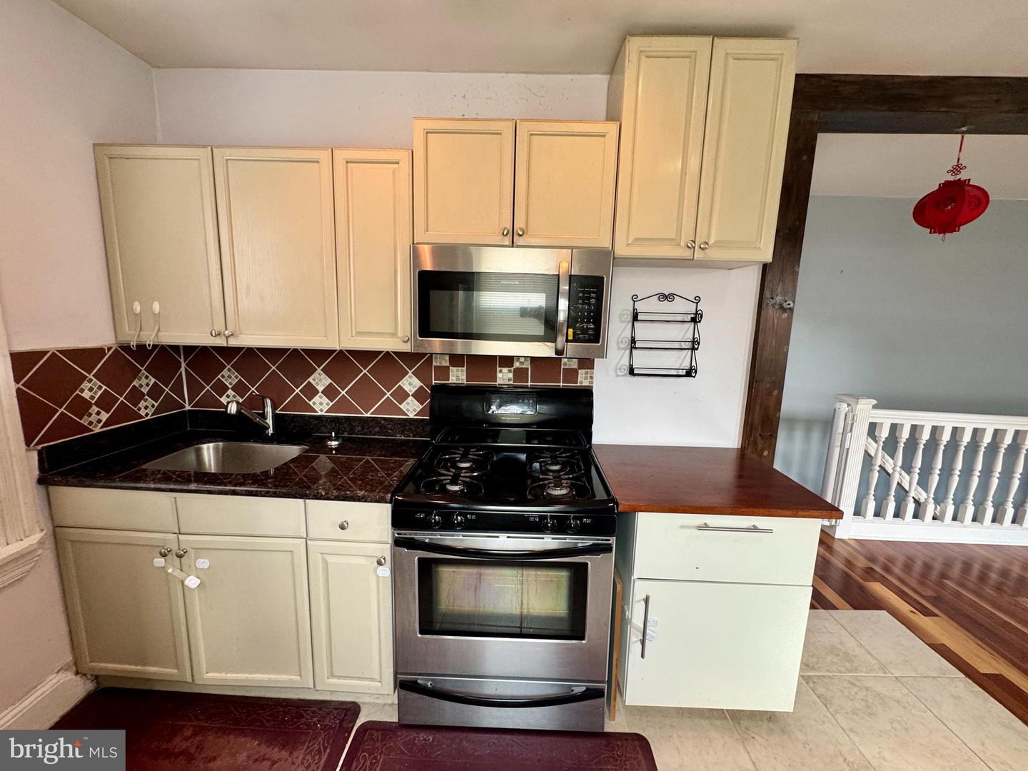 1131 Cottman Ave Property Photo 4