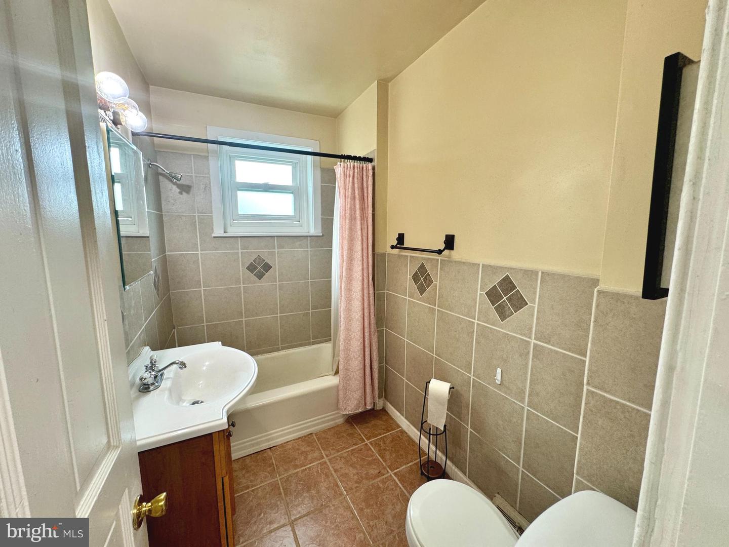 1131 Cottman Ave Property Photo 11