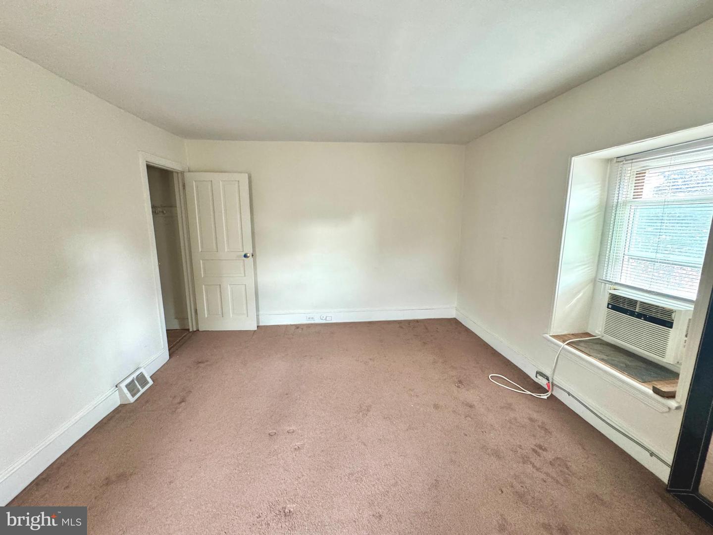 1131 Cottman Ave Property Photo 18