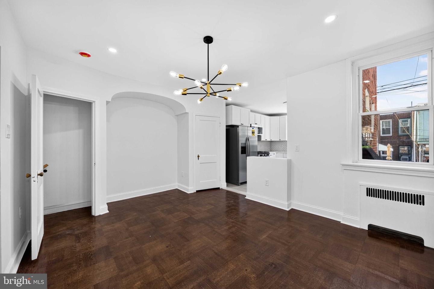 5766 W Jefferson St Property Photo 11