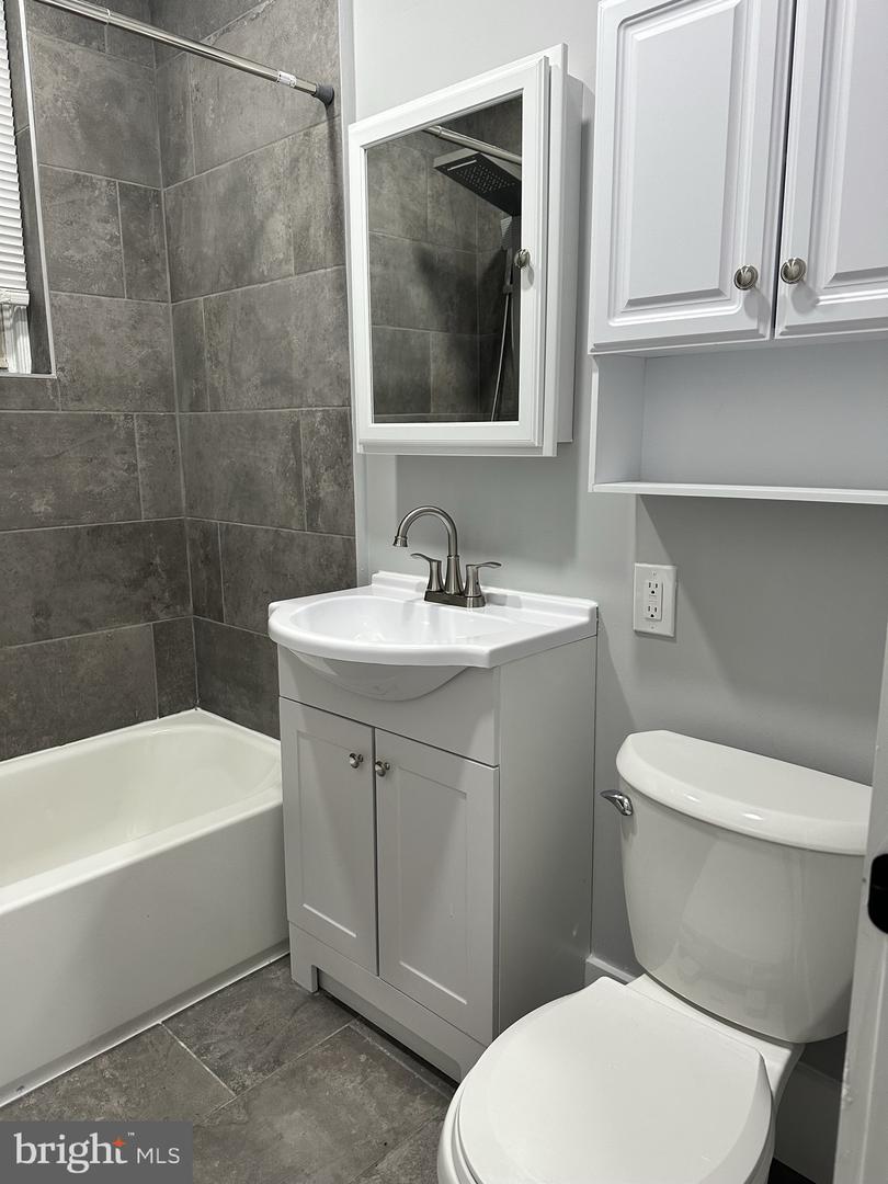 200-205 W Sedgwick St #300 Property Photo 15