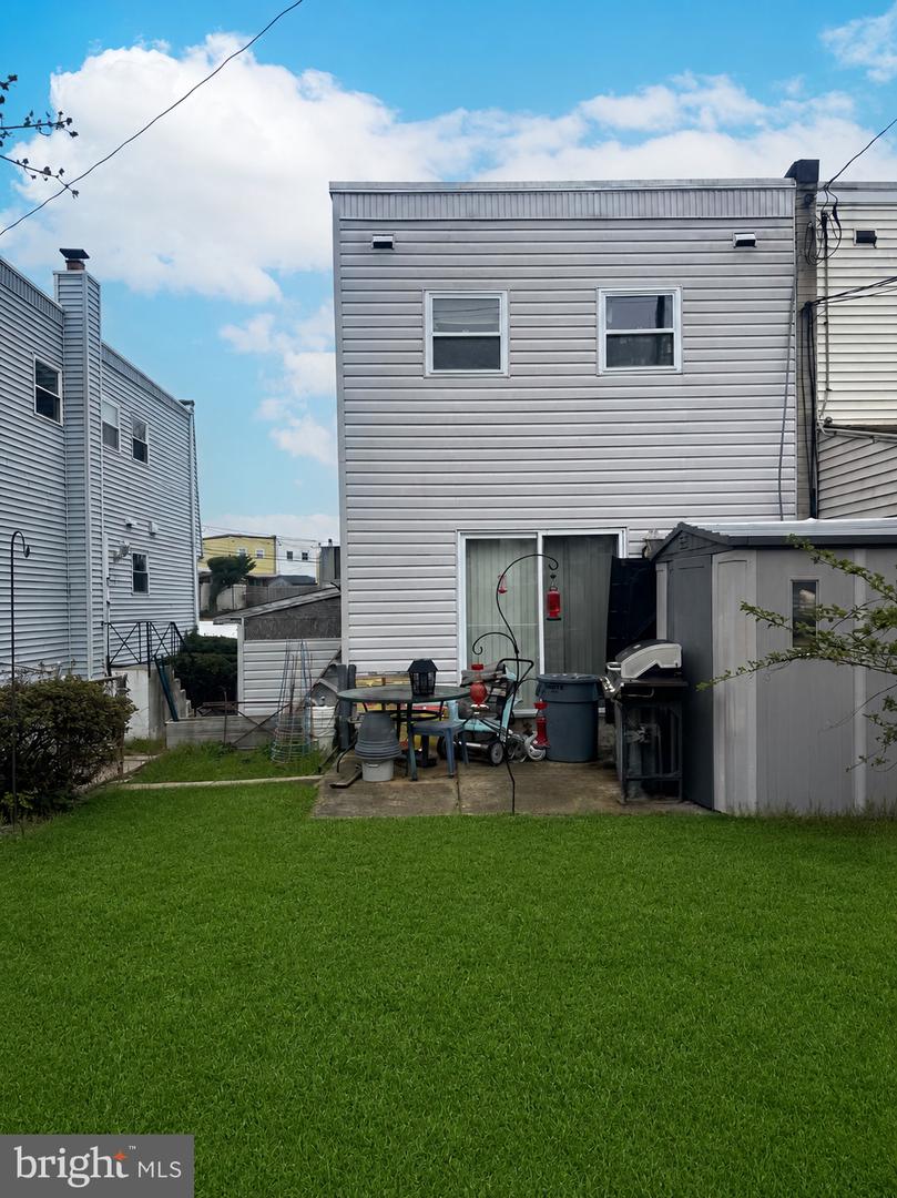 2722 Maxwell St Property Photo 2