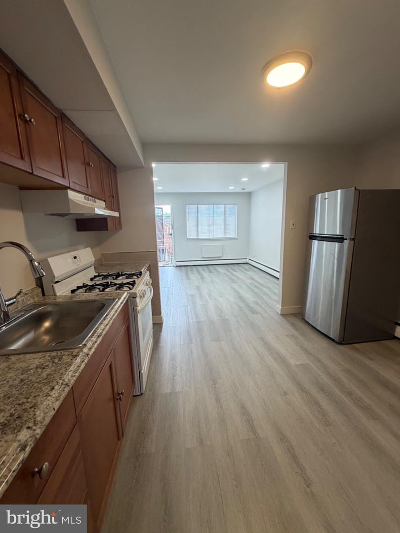 6020 N Warnock St #c Property Photo 5